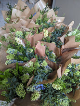 Load image into Gallery viewer, Mothers Day Hessian Wrapped Spring Hyacinths