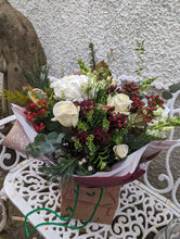 Load image into Gallery viewer, Christmas Elegance Luxury Large Fresh Bouquet