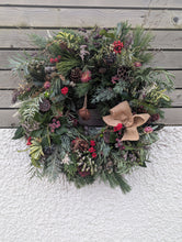 Load image into Gallery viewer, 'Cottage Garden' Luxury Fresh Christmas Wreath