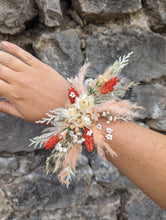 Load image into Gallery viewer, Wrist Corsage