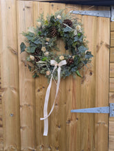 Load image into Gallery viewer, 'Woodland Ivy' Luxury Artificial Winter Wreath