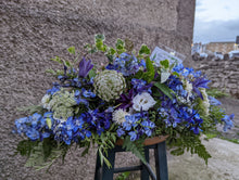 Load image into Gallery viewer, Fresh Grave Posy