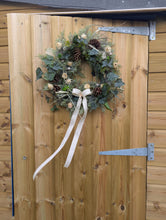 Load image into Gallery viewer, 'Woodland Ivy' Luxury Artificial Winter Wreath