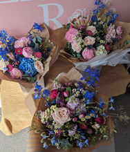 Load image into Gallery viewer, Luxury Seasonal Bouquet
