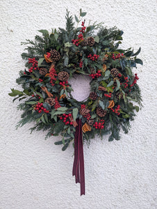 "Traditional Charm" Luxury Christmas Wreath - Large