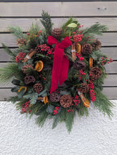 Load image into Gallery viewer, 'Traditional Charm' Luxury Fresh Christmas Wreath
