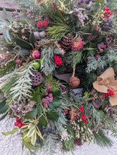Load image into Gallery viewer, 'Cottage Garden' Luxury Fresh Christmas Wreath
