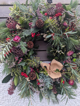 Load image into Gallery viewer, 'Cottage Garden' Luxury Fresh Christmas Wreath
