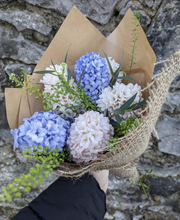 Load image into Gallery viewer, Mothers Day Hessian Wrapped Spring Hyacinths
