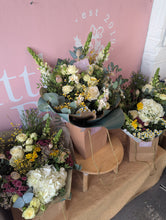 Load image into Gallery viewer, Luxury Seasonal Bouquet
